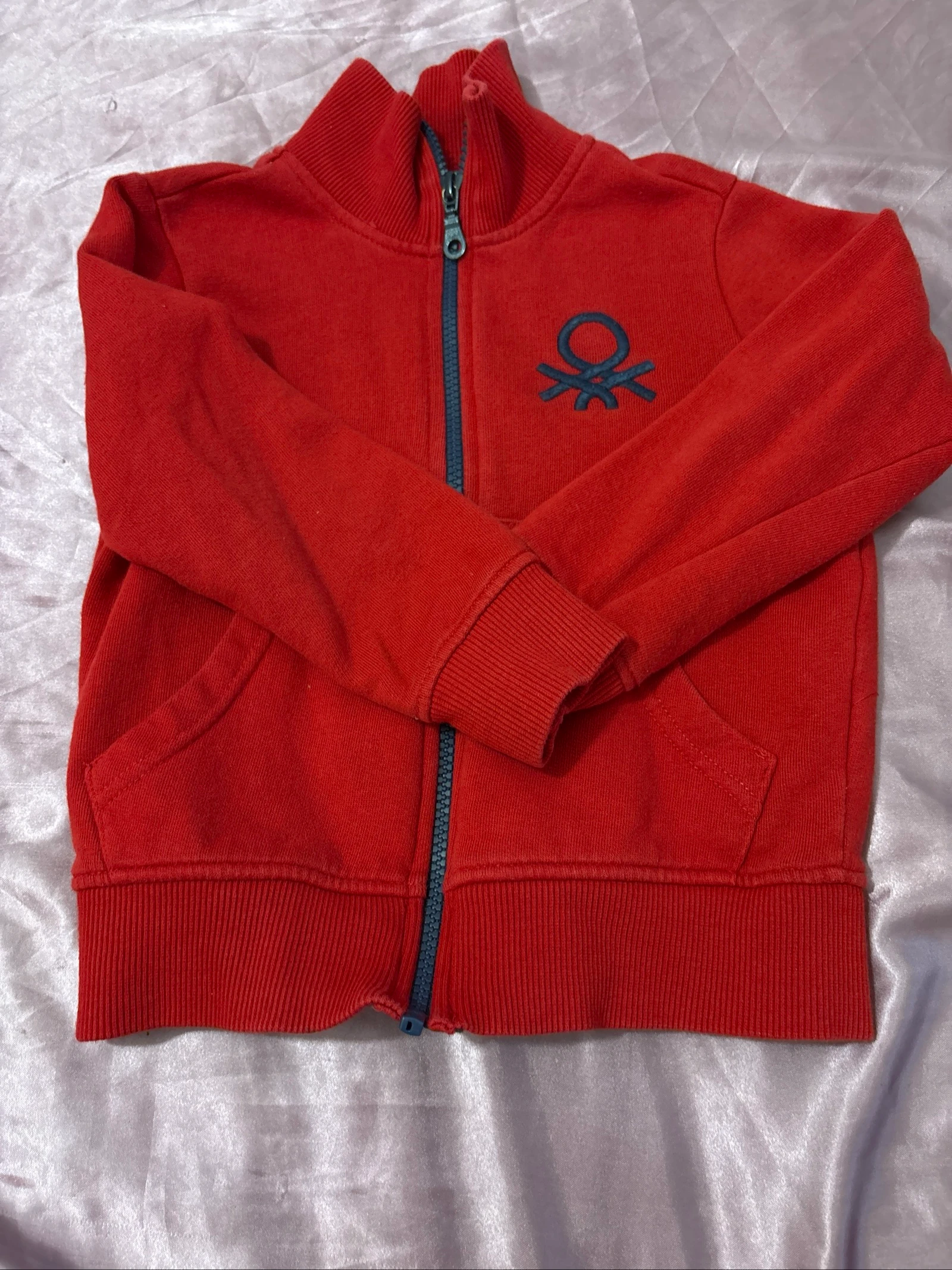 Chaqueta de sudadera infantil roja Benetton con cremallera – photo 2